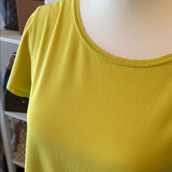 Lululemon Short Sleeve Tee - Picture 4 of 7
